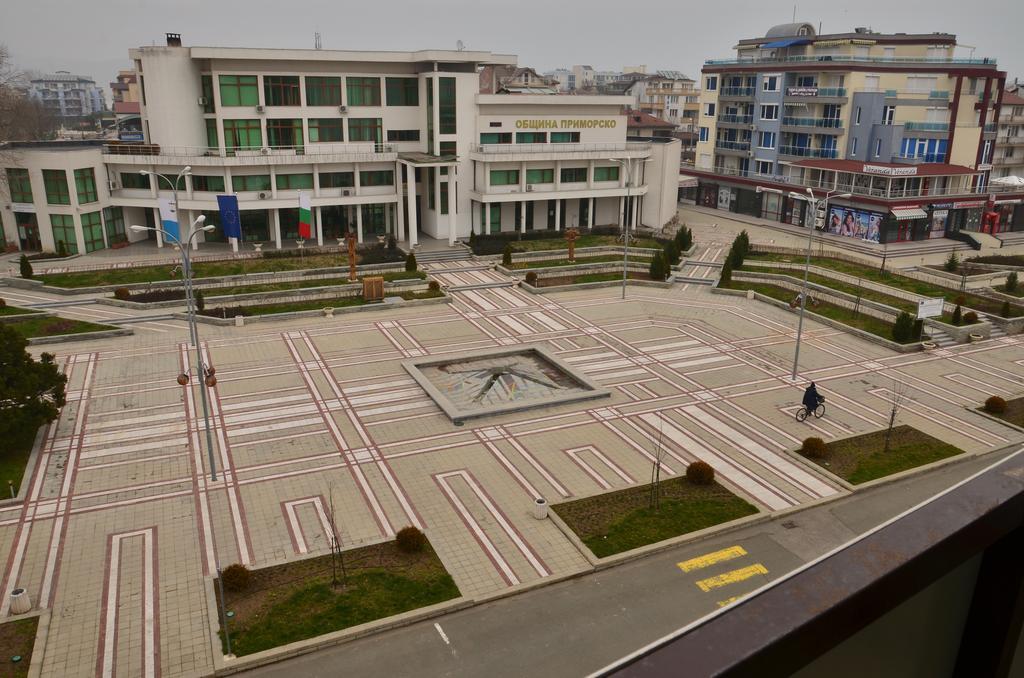 La Piazza Primorsko Rooms & Apartments Extérieur photo