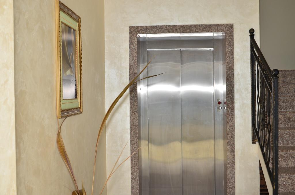 La Piazza Primorsko Rooms & Apartments Extérieur photo