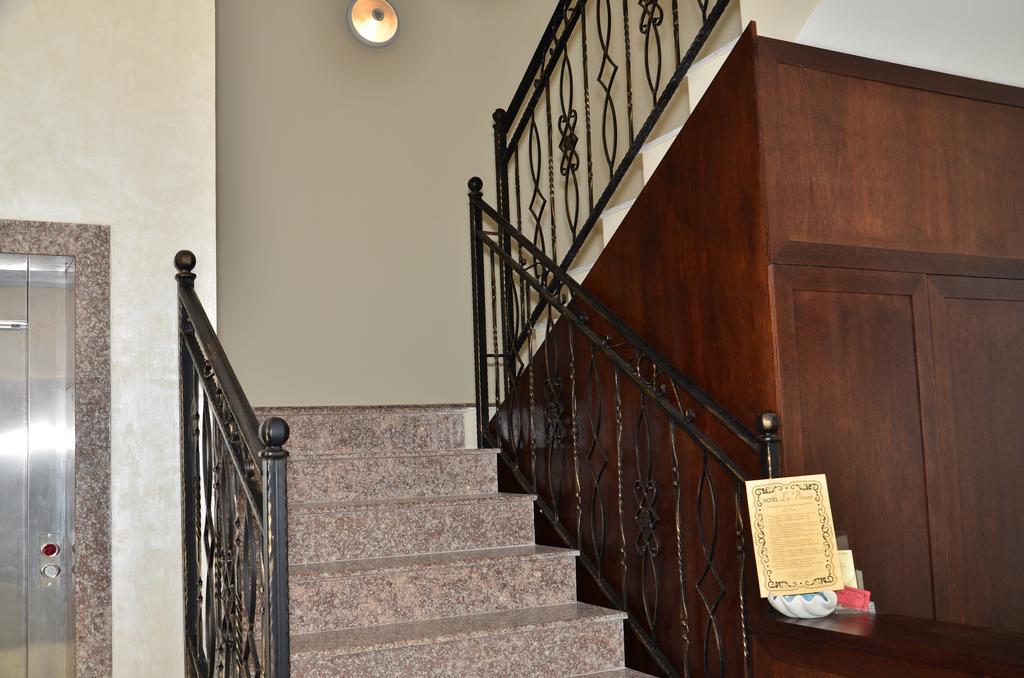 La Piazza Primorsko Rooms & Apartments Extérieur photo